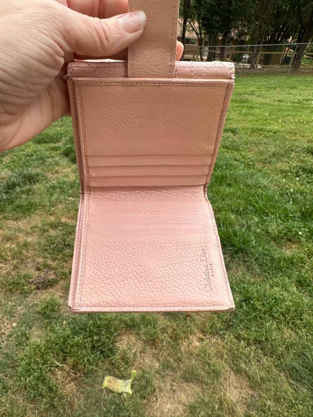Christian Dior Cannage Pink Leather Compact Wallet Bifold Italy Authenticated - Picture 10 of 17